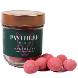 Macadamia Raspberry Passion | in white chocolate with raspberry passion fruit