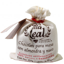 Cioccolato da bere 30% Almendra y Nuez - mandorle e noci in un sacchetto di stoffa 250g