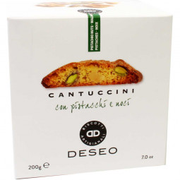 Cantuccini con pistacchi e noci - Almond pastries from Italy