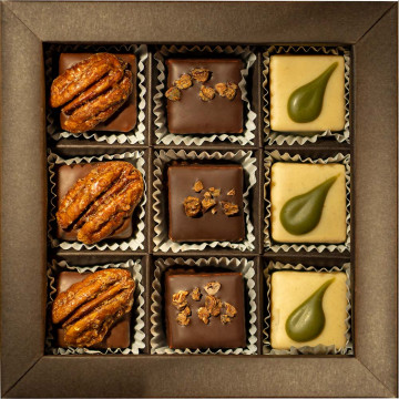 Award Gewinner Silber 3 x 3 vegane Pralinen in der Geschenkbox Award Gewinner Silber 3 x 3 vegane Pralinen in der Geschenkbox