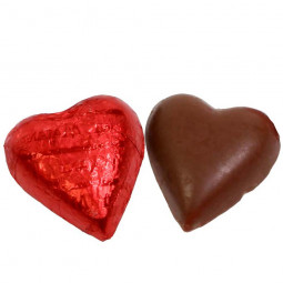 Rotes Herz aus Vollmilchschokolade