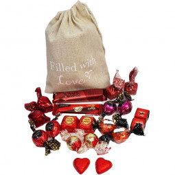 Gevuld met liefde ♥ Rood verpakte chocolade traktaties